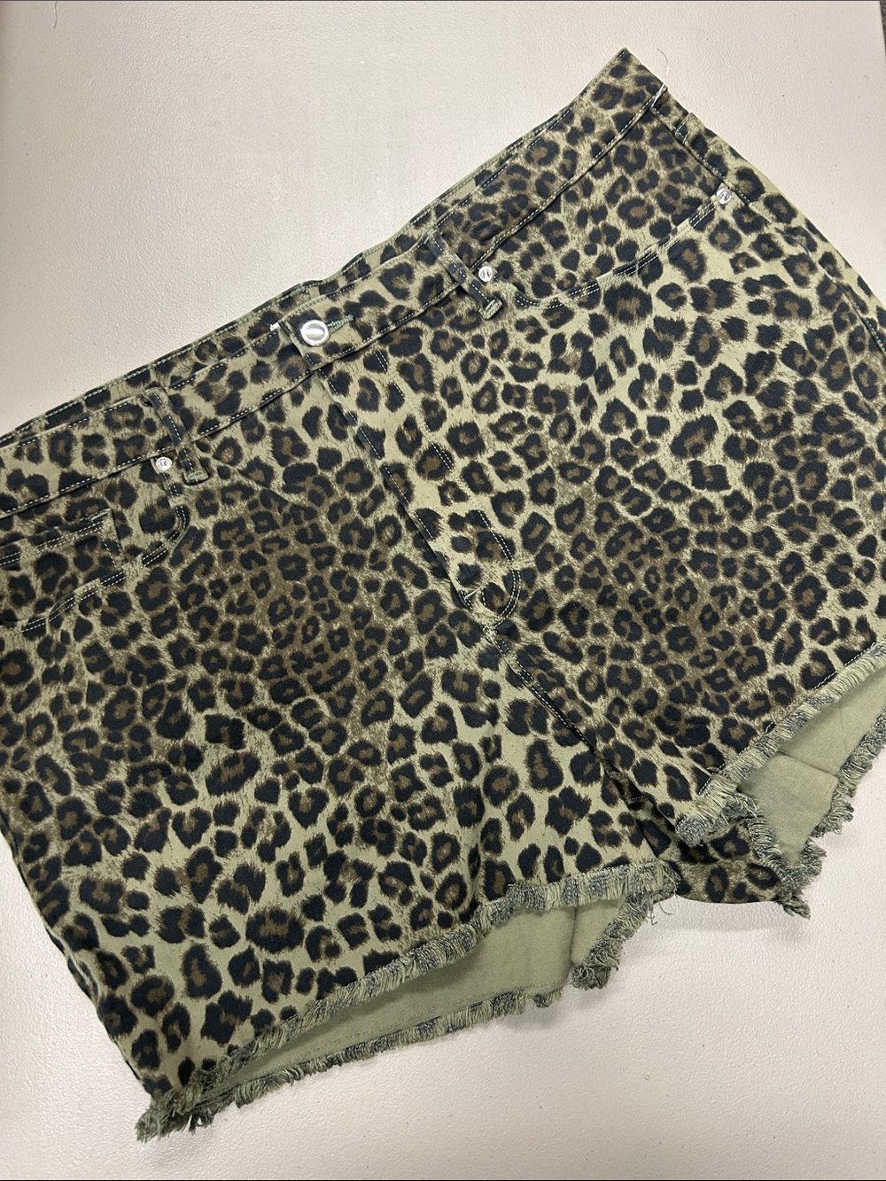 Good American Short Olive Green Leopard Animal Print Fringe Cut Off Shorts NWOT